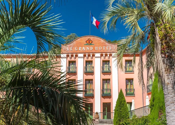 Les Pyrénées - le Grand Hôtel&le Château